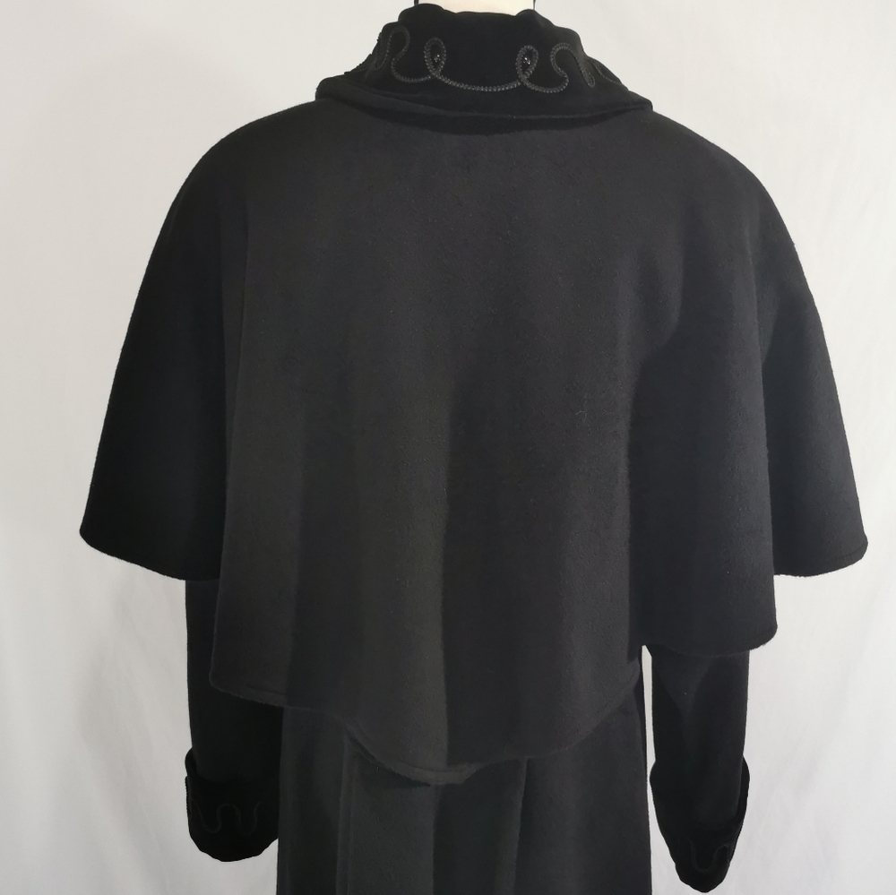 Gothic Victorian Black Women's Cape-Back Coat - Picture 9 of 12